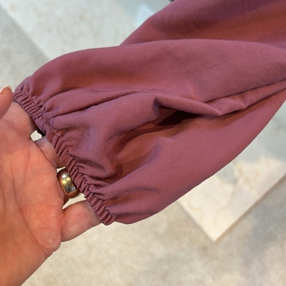 Everly Long Sleeve Faux Wrap Dusty Rose Blouse Size Medium - Picture 4 of 6